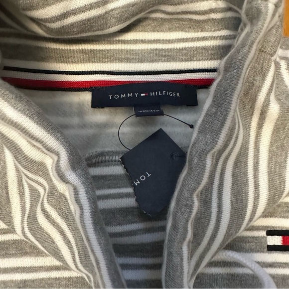 Tommy Hilfiger Gray White striped Cowl Neck sweatshirt Woman’s size Medium(f6 - Picture 5 of 10